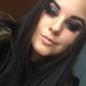 Meet your Posher, Leona